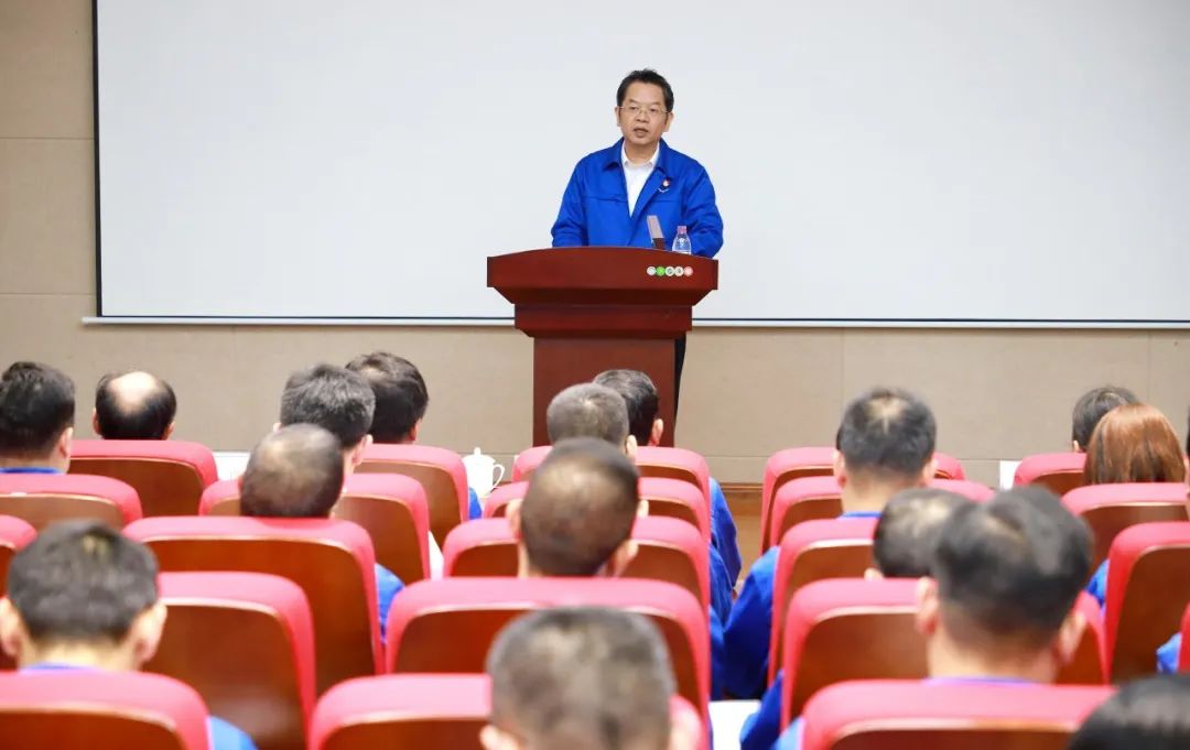 集团党委书记、董事长韦宏文作清廉集体发言.jpg